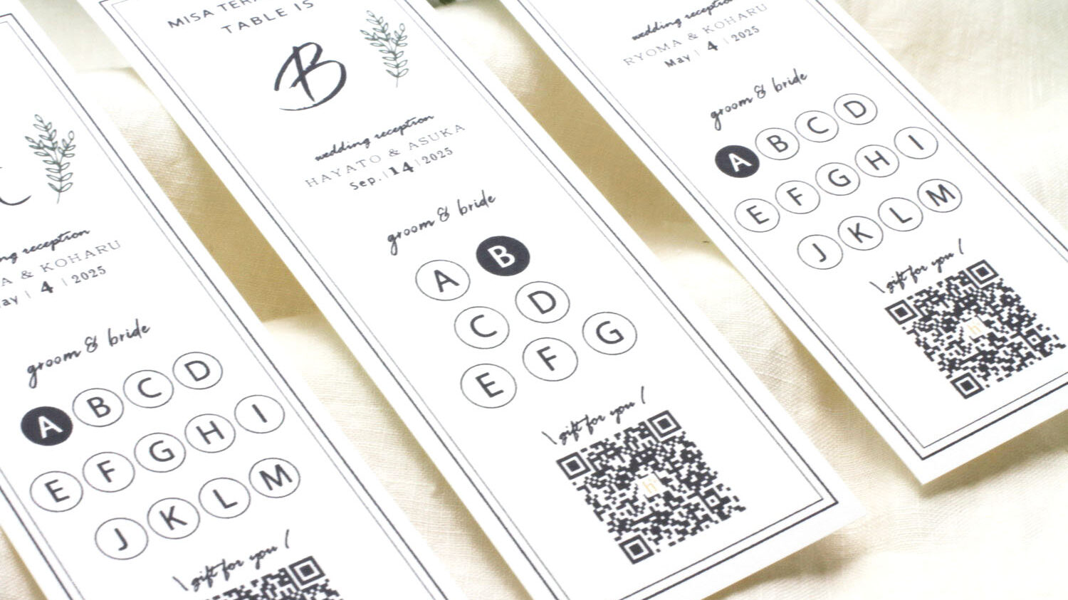 エスコートカードと席次表と引き出物