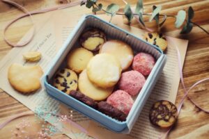 引菓子のクッキー缶
