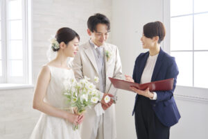 新郎新婦とプランナー