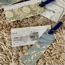 エスコートカードとQRギフトカードを２枚で渡す